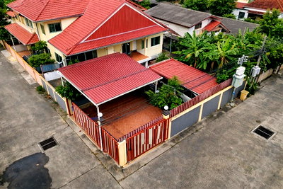 เช่าบ้านเดี่ยว กรุงเทพมหานคร : ซีคอนสแควร์ 2กม.BTSอุดมสุข 1.9กม.บ้านเดี่ยว 2 ชั้น 6 นอน 3 น้ำ 100 ตร.วา.500 ตร.ม.ใกล้รร.นานาชาติกลอรี่สิงคโปร์ 700 ม