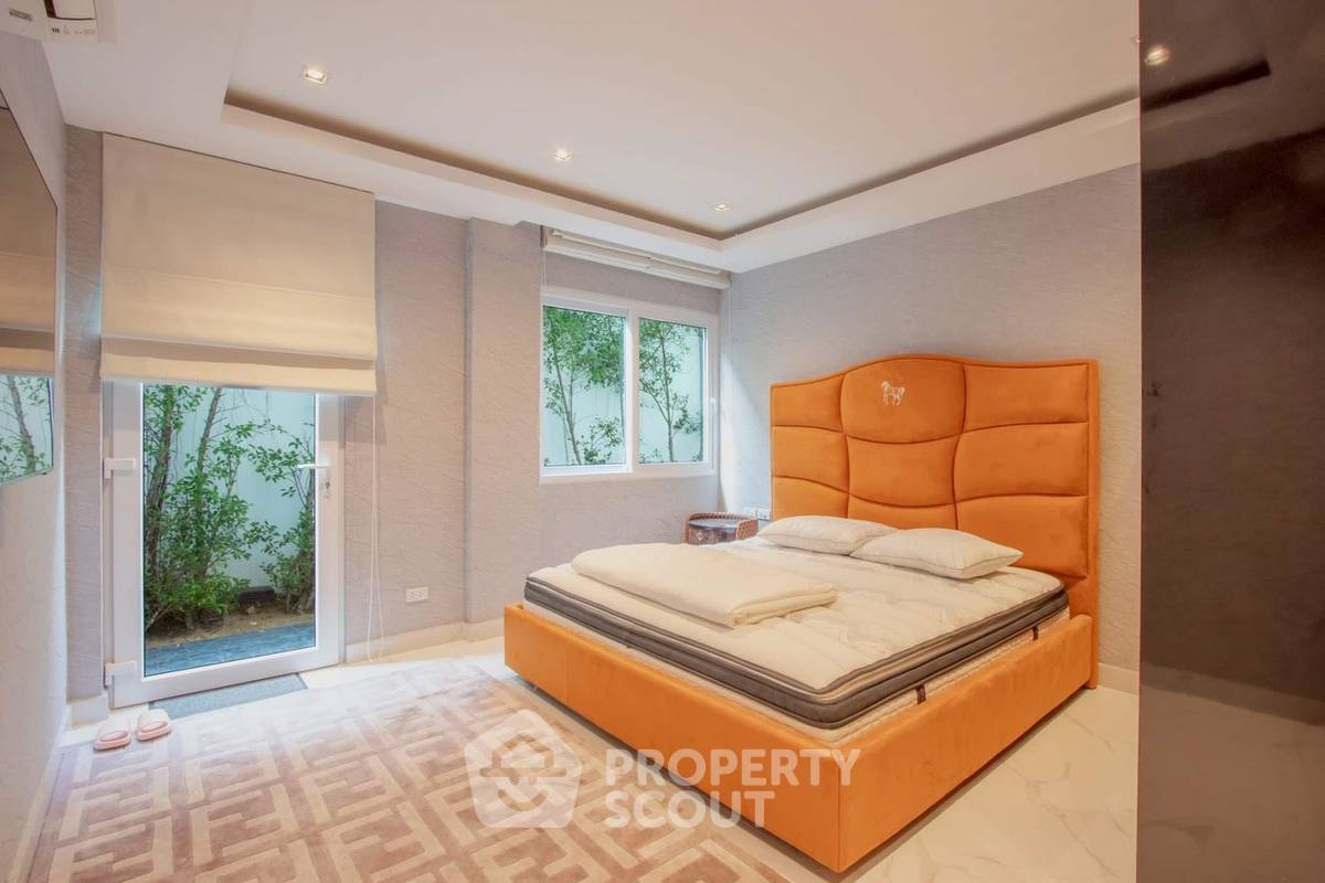 picture 10-BR Villa close to Pattaya South (ID 2933794) - 38/45