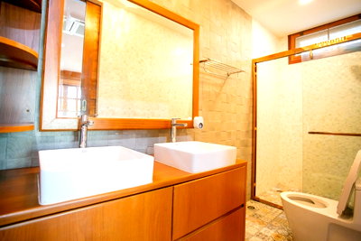 Houses for sale Sutthisan Winitchai Road : LTH15559 – Teak House for Sale Sutthisan | Spacious Private Residence | Near MRT Sutthisan | 18 MB | บ้านไม้สักขาย สุทธิสาร พื้นที่กว้าง ใกล้ MRT สุทธิสาร