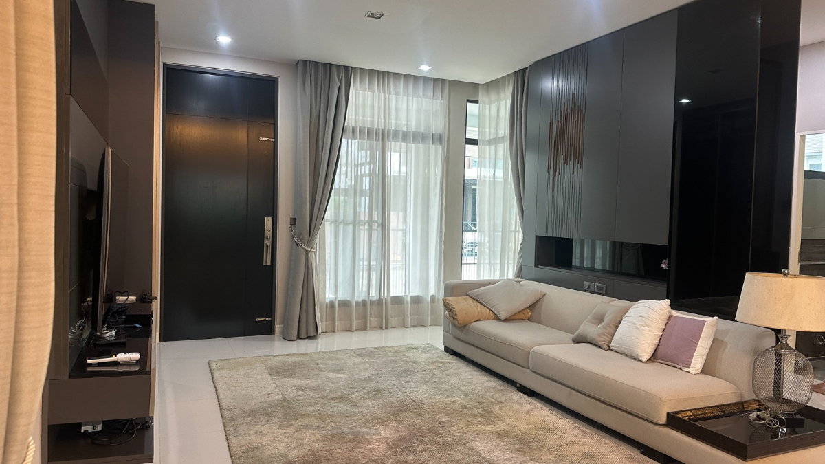 picture Luxury Corner Detached Model Home – Mantana Lake Watcharapol | Move-in Ready - 16/28