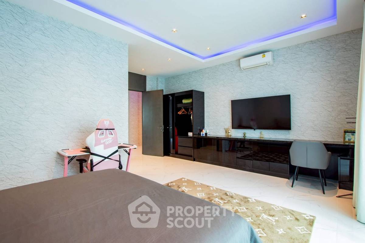 picture 10-BR Villa close to Pattaya South (ID 2933794) - 30/45