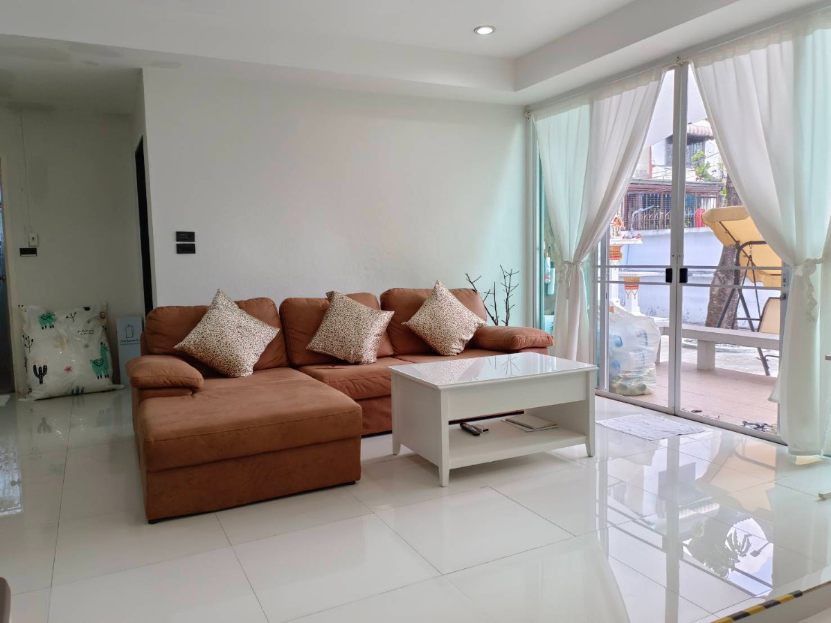 picture Modern Detached House for Rent in Chokchai 4 with Private Parking - 4/11