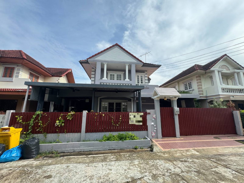 ขายบ้านเดี่ยว : ขายด่วน ถูกที่สุด บ้านเดี่ยว 2ชั้น หมู่บ้านมณียา2 ไทรม้า-ท่าอิฐ เนื้อที่ดิน 51 ตร.วา 5นอน3น้ำ ทำเลดี เดินทางสะดวก ใกล้รถไฟฟ้า สถานีบางรักน้อยท่าอิฐ 
