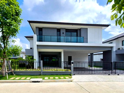 ขายบ้านเดี่ยว : ขายบ้านเดี่ยว เซนโทร ทวีวัฒนา เนื้อที่ 102.8 ตร.ว. พื้นที่ใช้สอย 320 ตร.ม. 4 นอน 5 น้ำ จอดรถ 4 คัน หลังใหญ่ ใกล้บรมราชชนนี เพชรเกษม กาญจนาภิเษก