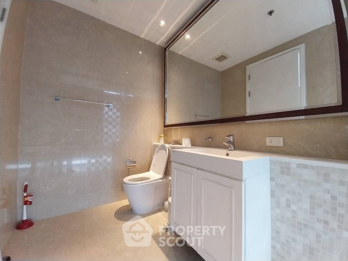 picture 3-BR Condo at The Madison near BTS Phrom Phong (ID 2934029) - 12/20