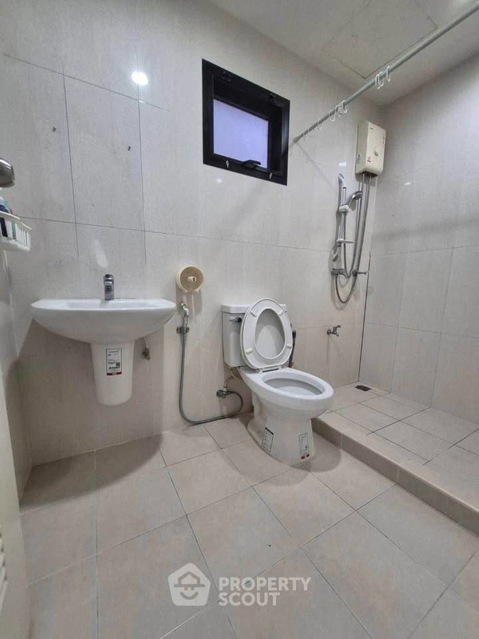 รูป คอนโด 2-ห้องนอน ที่ ไอ คอนโด สุขาภิบาล 2 ใน คลองกุ่ม (ID 2361308) - รูปที่ 9/9