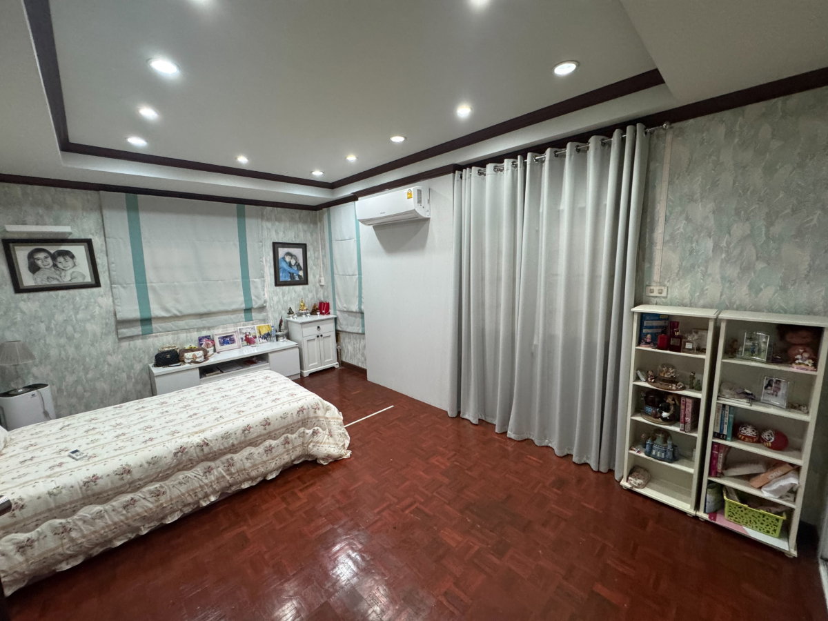 รูป ขายด่วน ถูกที่สุด บ้านเดี่ยว 2ชั้น หมู่บ้านมณียา2 ไทรม้า-ท่าอิฐ เนื้อที่ดิน 51 ตร.วา 5นอน3น้ำ ทำเลดี เดินทางสะดวก ใกล้รถไฟฟ้า สถานีบางรักน้อยท่าอิฐ  - รูปที่ 6/12