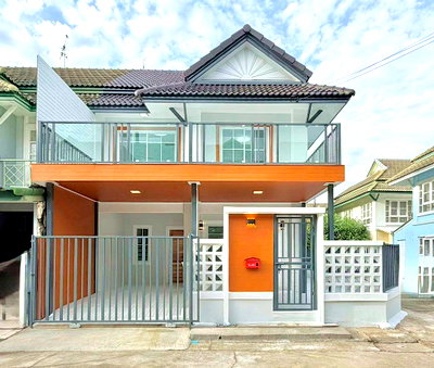 ทาวน์โฮม นนทบุรี : บ้านสวย หลังมุม ใกล้เซ็นทรัล เวสเกต  #หมู่บ้านพฤกษา 18  บางใหญ่  ทาวน์เฮ้าส์ 3 ห้องนอน  ใกล้ MRT สถานีบางใหญ่  