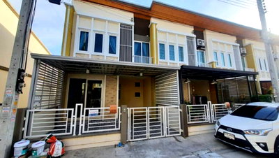 เช่าทาวน์โฮม เมืองสมุทรปราการ สมุทรปราการ : ND0671 🏡🌴ปล่อยเช่า ทาวน์โฮม 2 ชั้น โครงการ โกลเด้น ทาวน์ ศรีนครินทร์-สุขุมวิท หลังมุม🏡