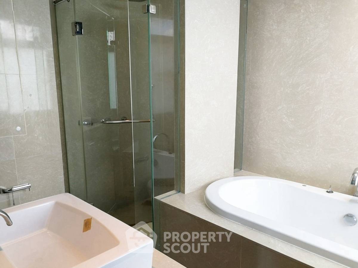 picture 3-BR Condo at The Madison near BTS Phrom Phong (ID 2934030) - 13/20