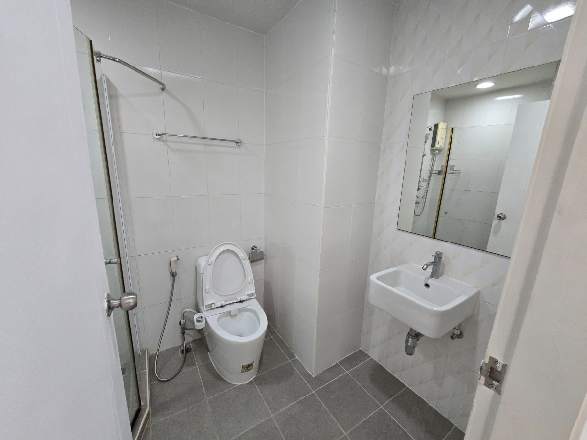 รูป 🔥 ขาย !!! 2 ห้องนอน ชั้น 25 เจคอนโด สาทร–กัลปพฤกษ์ เพียง 2.75 ล้าน (Condo for Sale – High Floor Pool View | Rare Unit!) - รูปที่ 8/23