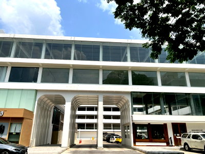 Retail spaces for rent Srinakharinwirot University Prasanmit Campus : Newly Renovated Retail on Ekkamai Road Starting 24 sqm. For Rent