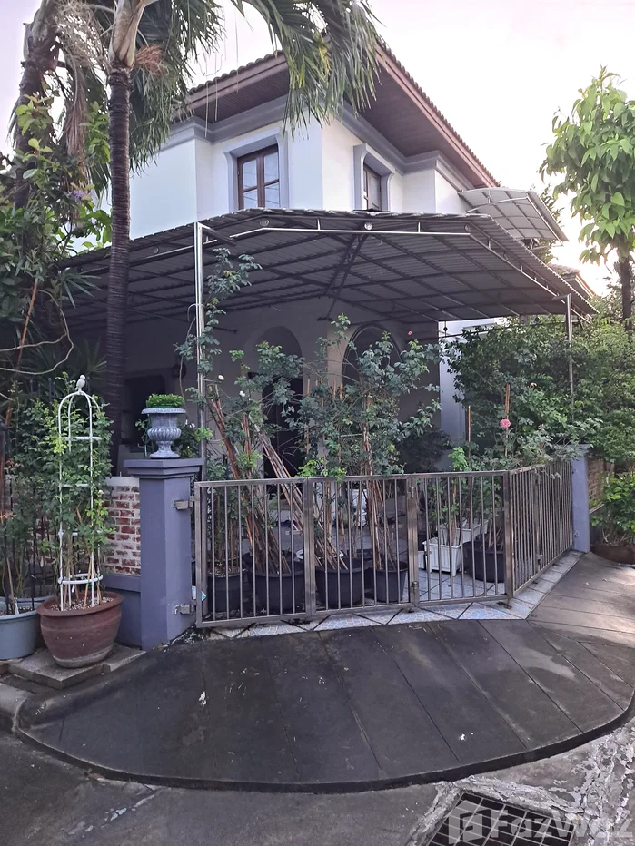 รูป บ้านเดี่ยว แปลงมุม 55 วา ติดเลียบด่วน  1375914 - รูปที่ 1/5