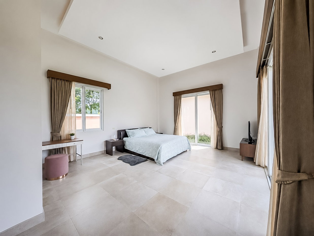 รูป Luxury 1 Rai Pool Villa for Sale Huay Yai Pattaya - รูปที่ 11/24