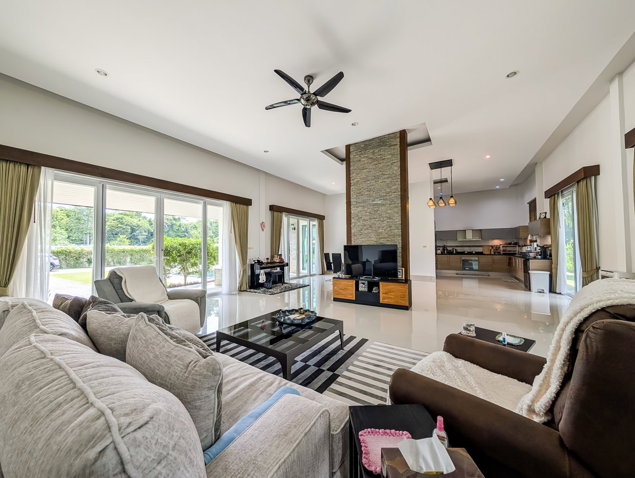 รูป Luxury 1 Rai Pool Villa for Sale Huay Yai Pattaya - รูปที่ 7/24
