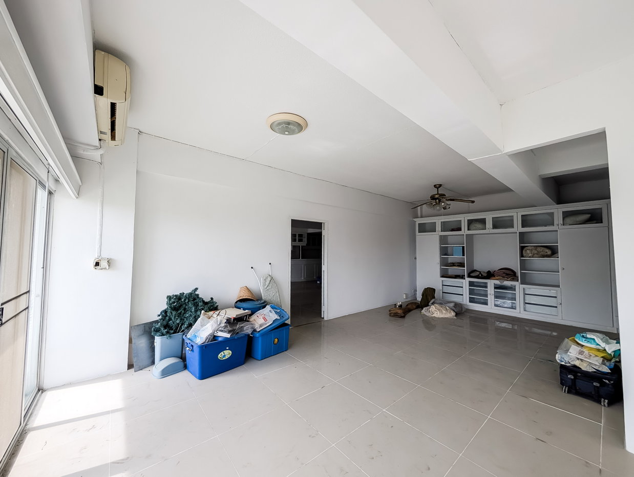 รูป Somphong Condotel for Sale As-Is Large Sea View Condo - รูปที่ 10/15