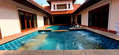 Houses for rent Chonburi : Luxury Villa Pattaya: 4 Bedrooms  Private pool 