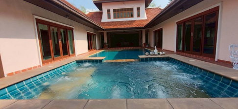Luxury Villa Pattaya: 4 Bedrooms Private pool