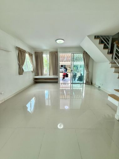 3-bed townhouse for rent, 170 sqm, 29.2 sq wah, Pleno Ramintra - Wongwaen