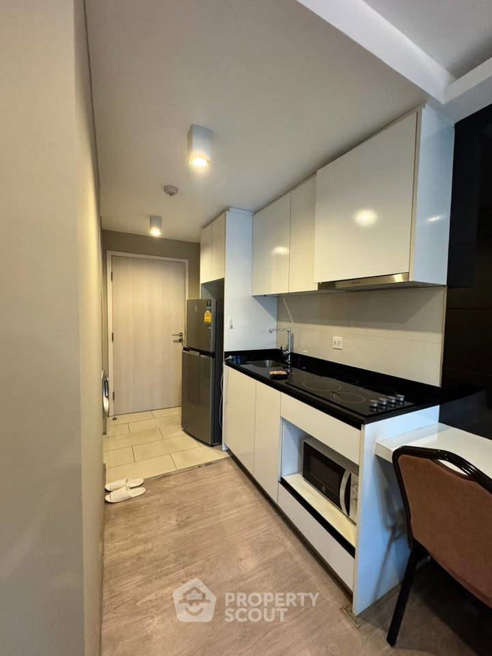 picture 2-BR Condo at Maestro 39 Sukhumvit 39 near BTS Phrom Phong (ID 2936932) - 3/12