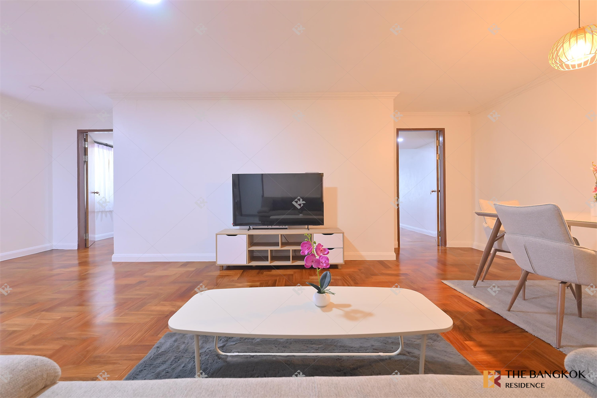picture Baan Suanpetch near BTS Phrom Phong Ready-to-move-in Condo, Central City Location - 8/10