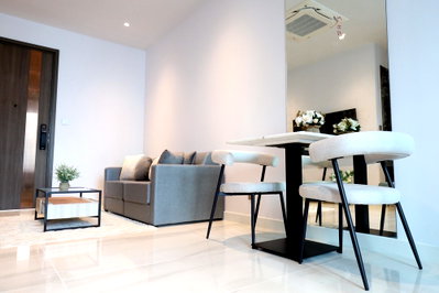 คอนโดให้เช่า : เช่าด่วน ! คอนโดระดับ SUPER LUXURY CLASS !! Supalai Icon Sathorn, 1 นอน 1 น้ำ, ชั้นสูง 21++, ห้องนั่งเล่นกว้าง !!🔥Code C20250100010 แต่งครบ