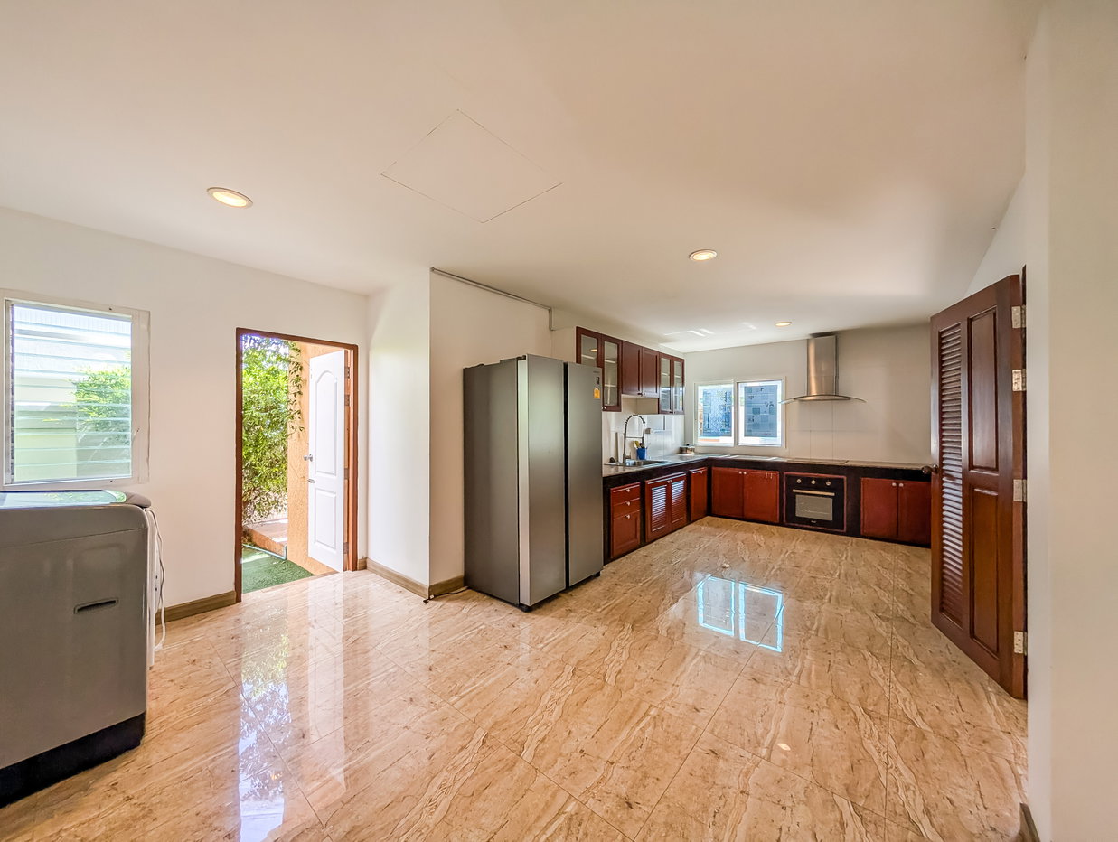 picture Luxury Pool Villa for Rent Pattaya - 8/22