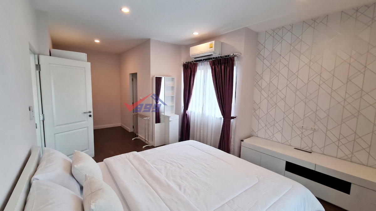 รูป 🏡 ขายบ้าน - บ้านลุมพินี สวนหลวง ร.9 สไตล์ Modern Luxury แปลงมุมส่วนตัวสูง ลมดี แสงเข้าทั่วบ้าน REF. 067HSRK - รูปที่ 16/25