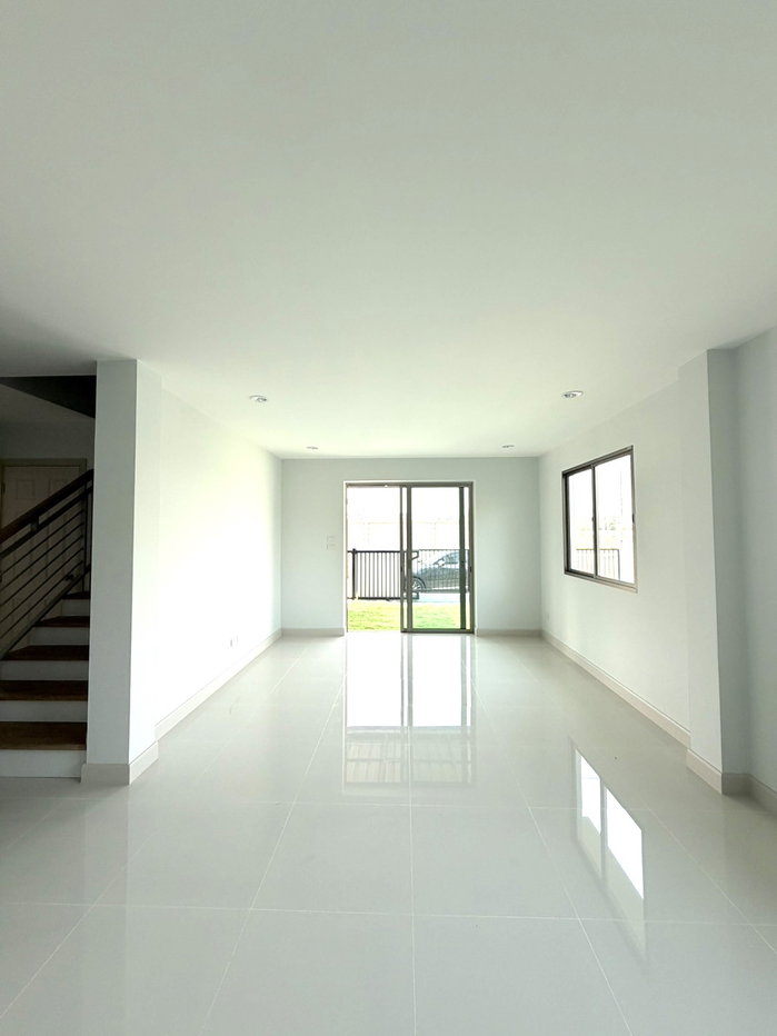 รูป ขายบ้านเดี่ยวสองชั้น  บ้านจัดสรรนอกโครงกา ใกล้สิ่งอำนวยความสะดวก ตลาด ห้างสรรพสินค้า     #CSS-H01882 - รูปที่ 17/23