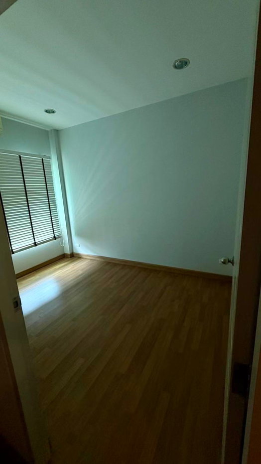 รูป ปล่อยเช่า Town Home ห้องนั่งเล่นแบบ Double Volume - รูปที่ 8/11