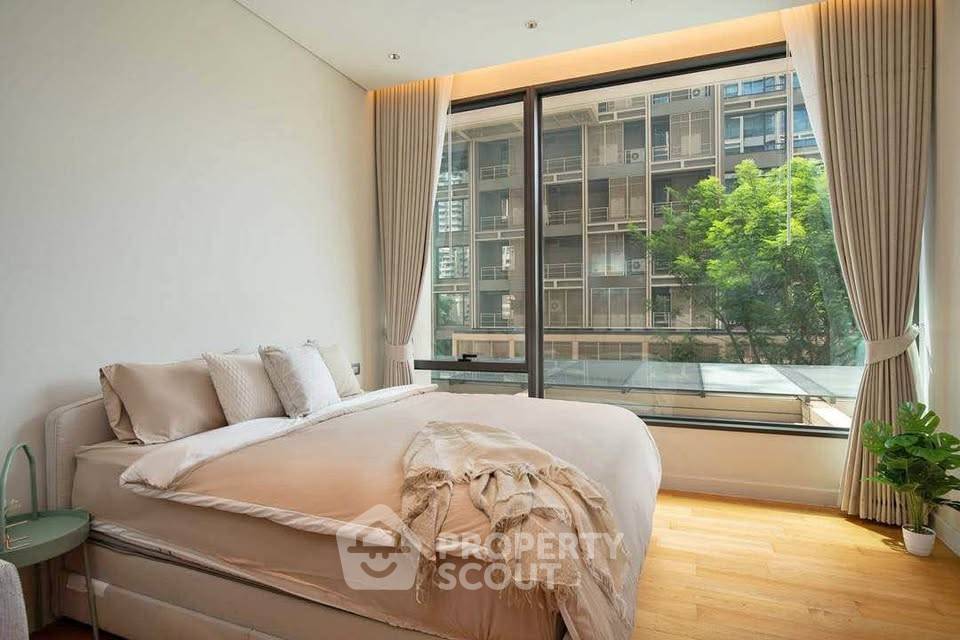 picture Studio Condo at Sindhorn Residence near BTS Ratchadamri (ID 2937031) - 1/4