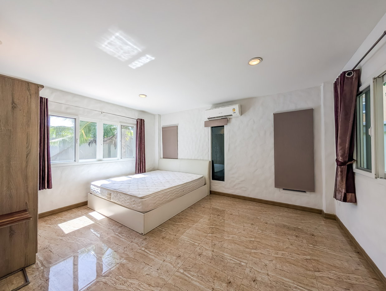picture Luxury Pool Villa for Rent Pattaya - 9/22