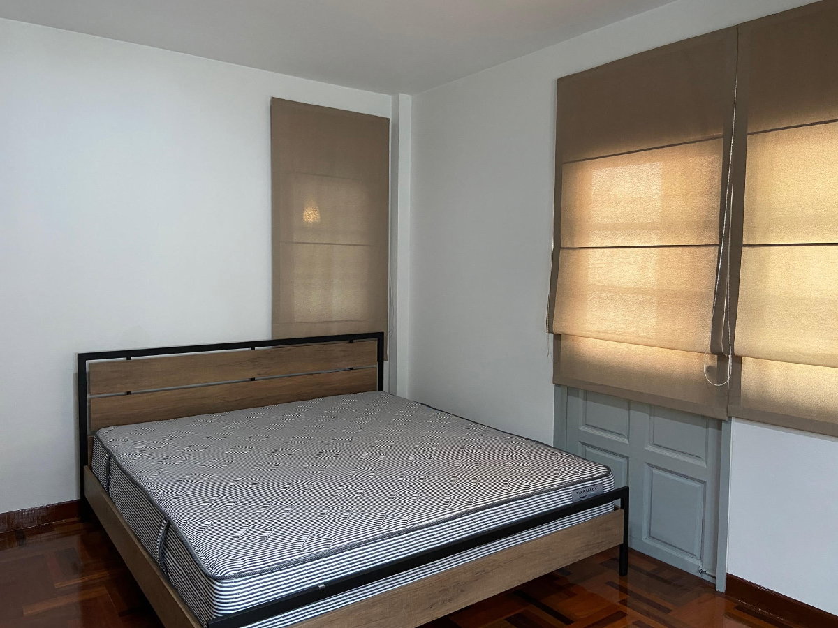 picture For rent! 3 Bedroom House, 4 parking, Ekkamai-Ramindra Road - 13/17