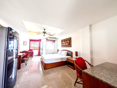 Condos for rent : Somphong Condotel Studio for Rent Na Jomtien Sea View Condo