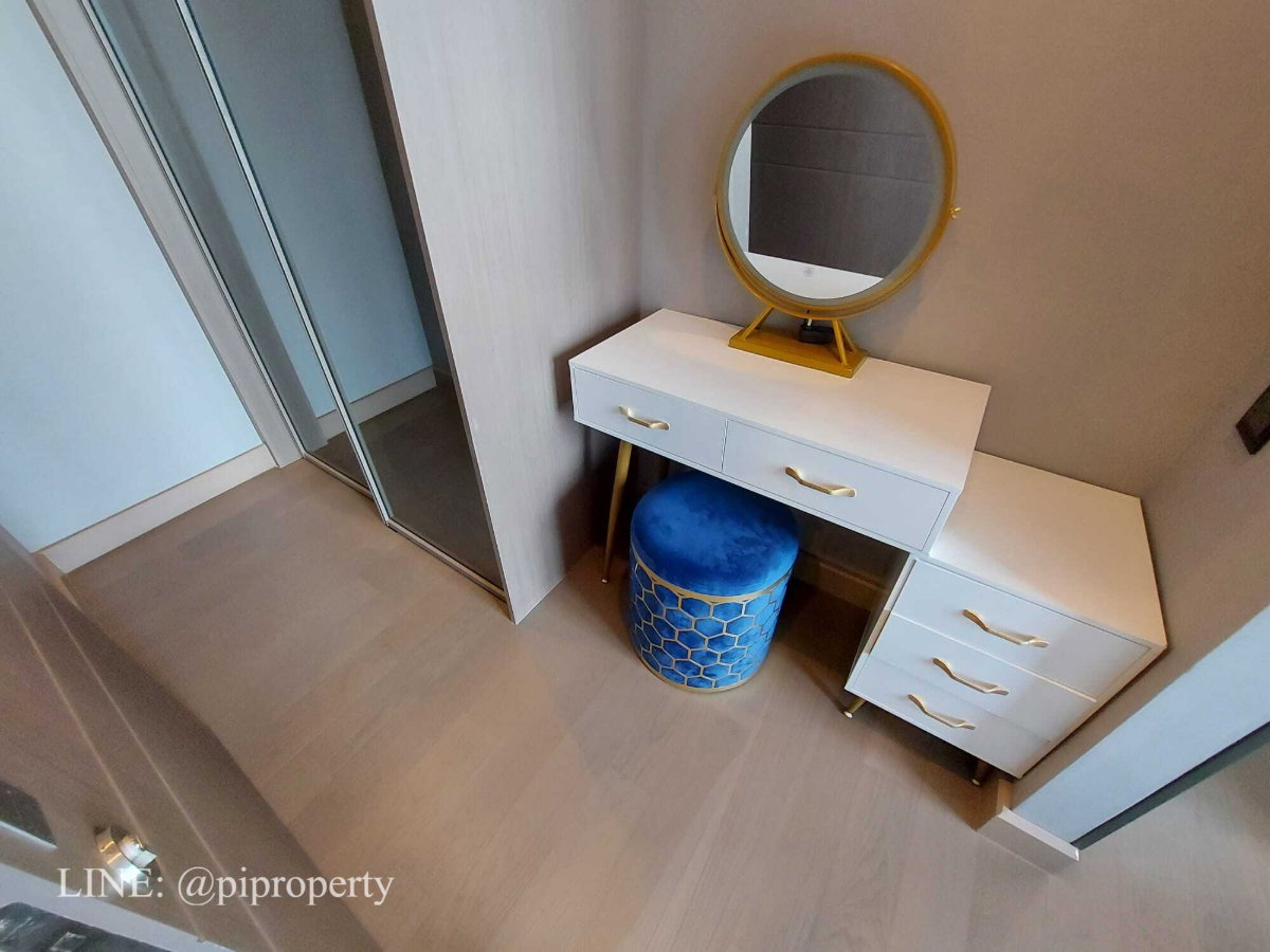 picture Fully furnished 1Bed unit for rent in Esse at Shingha Complex. High floor with an open view. Asoke - Rama 9 accessible easily and Singha Complex  - 11/35