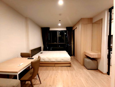 Condos for rent : Ideo O2, studio room, 28 sq m, 27th floor, Building C. Rent 10,000 baht/month. Tel/Line: 0636262722
