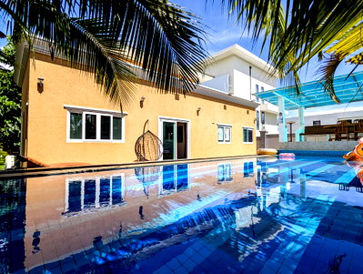 Houses for rent Chonburi : Luxury Pool Villa for Rent Pattaya