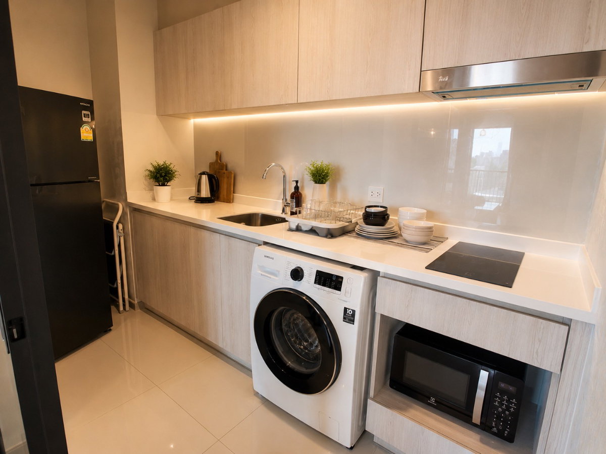 picture Condo for RENT : Life one wireless 𝐒𝐢𝐳𝐞 : 63 sqm. 𝐓𝐲𝐩𝐞 : 2 Bed 2 Bath / closed kitchen / Balcony 𝐅𝐥𝐨𝐨𝐫 : 33rd / Fully furnished - 4/4