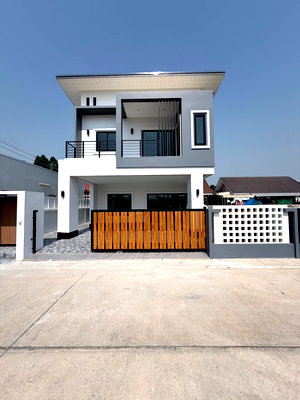 Houses for sale San Sai Chiang Mai :   Two-storey detached house for sale 3 bedrooms 3 bathrooms and 2 parkings.   #CSS-H01881