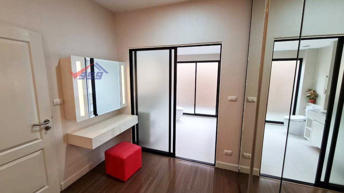รูป 🏡 ขายบ้าน - บ้านลุมพินี สวนหลวง ร.9 สไตล์ Modern Luxury แปลงมุมส่วนตัวสูง ลมดี แสงเข้าทั่วบ้าน REF. 067HSRK - รูปที่ 17/25