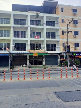 For Sale: 4.5-Storey Commercial Building in the Heart of Pattaya – Special Price Below Market!