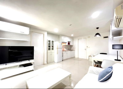 Condos for rent : The Clover. 1bed 45sqm. Line id: @pfagent