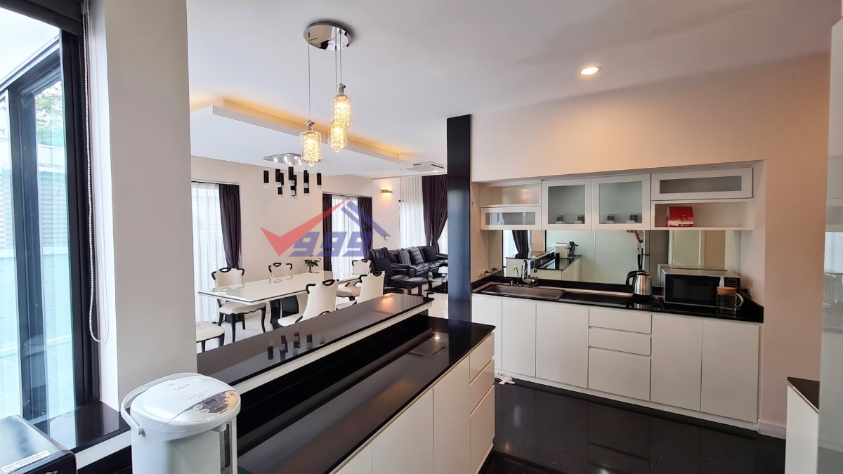 รูป 🏡 ให้เช่าบ้าน - บ้านลุมพินี สวนหลวง ร.9 สไตล์ Modern Luxury แปลงมุมส่วนตัวสูง ลมดี แสงเข้าทั่วบ้าน REF. 067HSRK - รูปที่ 6/25