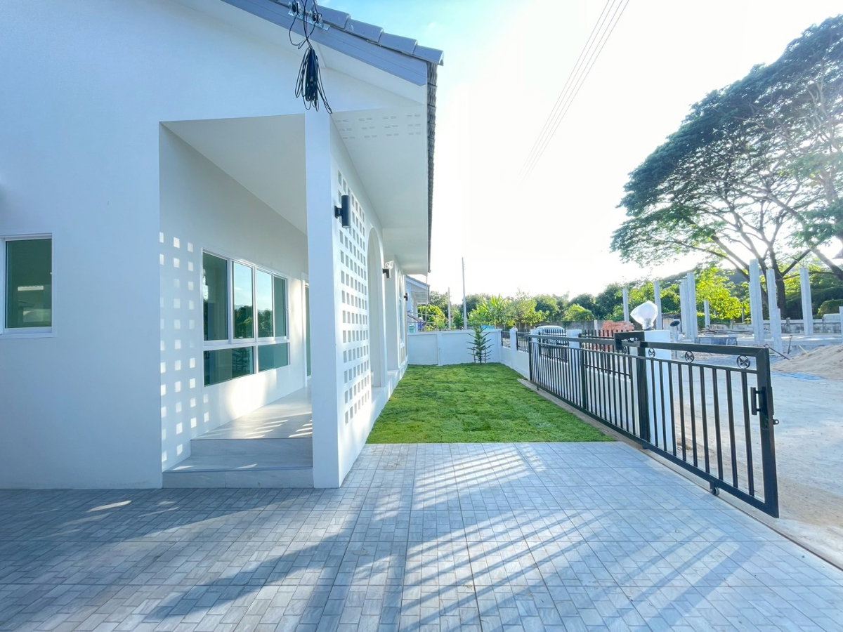 รูป ขายบ้านเดี่ยวชั้นเดียว นอกโครงการ ทำเลเทศบาลตำบลเหมืองแก้ว !!!! ฟรีโอน #CMR100284 - รูปที่ 3/15