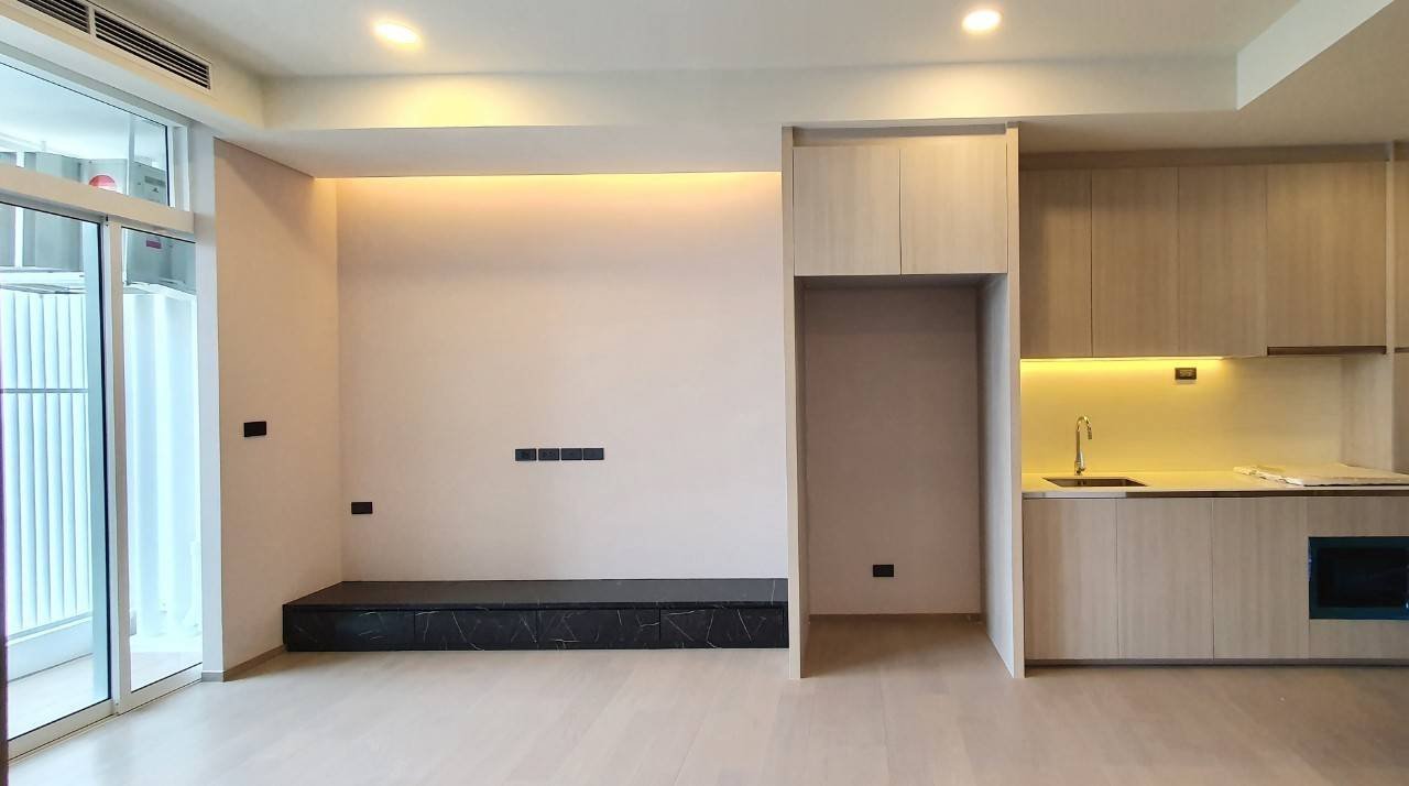 รูป LTH15549 – Luxury Condo for Sale Ekkamai | Prime Location Best Value | Near BTS Ekkamai | 16.27 MB - รูปที่ 3/5