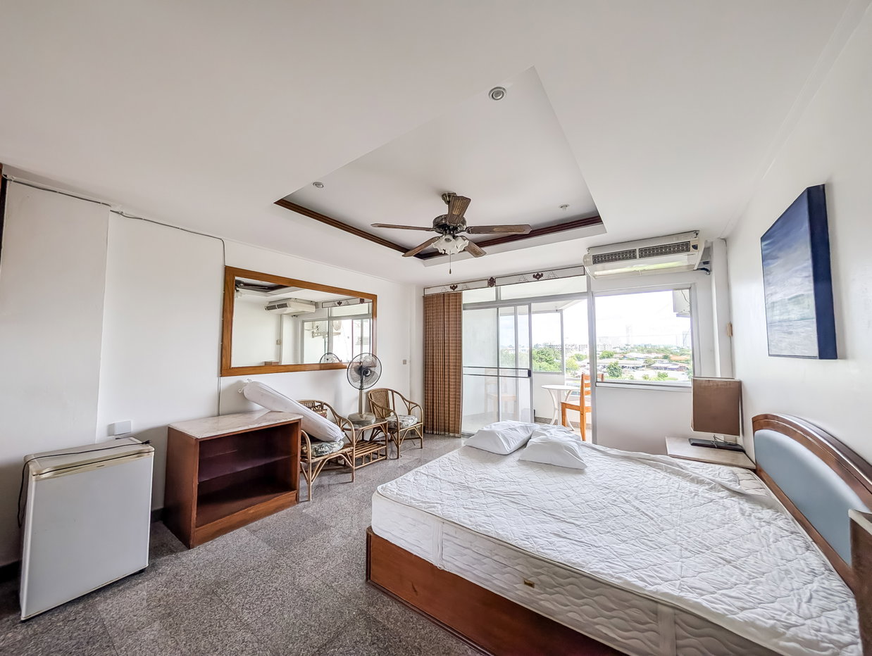 picture Somphong Condotel Studio for Sale Partial Sea View Condo - 3/5