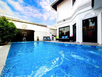 Houses for sale Bang Lamung Chonburi : House East Pattaya for Sale Modern Fully Furnished Home