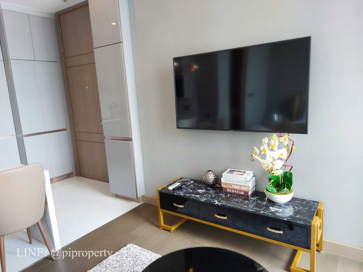 picture Fully furnished 1Bed unit for rent in Esse at Shingha Complex. High floor with an open view. Asoke - Rama 9 accessible easily and Singha Complex  - 9/35