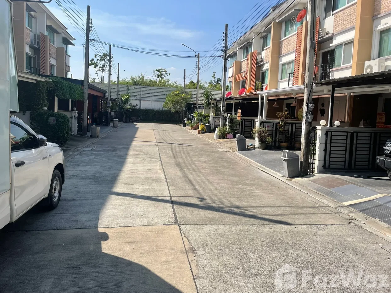 picture Very quiet Soi. Well-maintained communal garden 1380782 - 19/22