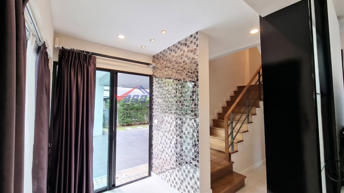 รูป 🏡 ขายบ้าน - บ้านลุมพินี สวนหลวง ร.9 สไตล์ Modern Luxury แปลงมุมส่วนตัวสูง ลมดี แสงเข้าทั่วบ้าน REF. 067HSRK - รูปที่ 10/25